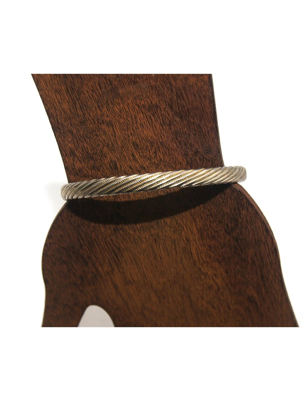 Vintage Textured Gold Tone 8 Inch Bangle Bracelet.